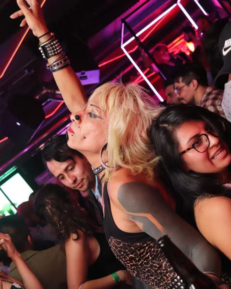 CDMX-Queer-Feminist-Bar-Crawl_05